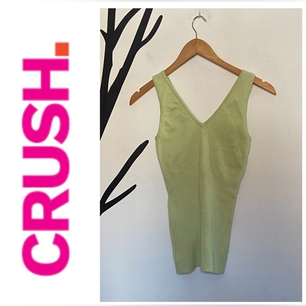 NWOT lime sleeveless ribbed cashmere top